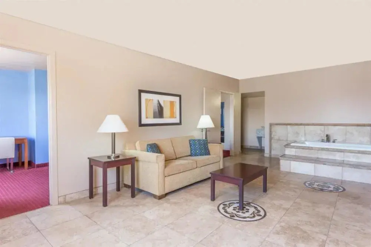 Days Inn & Suites Mesa
