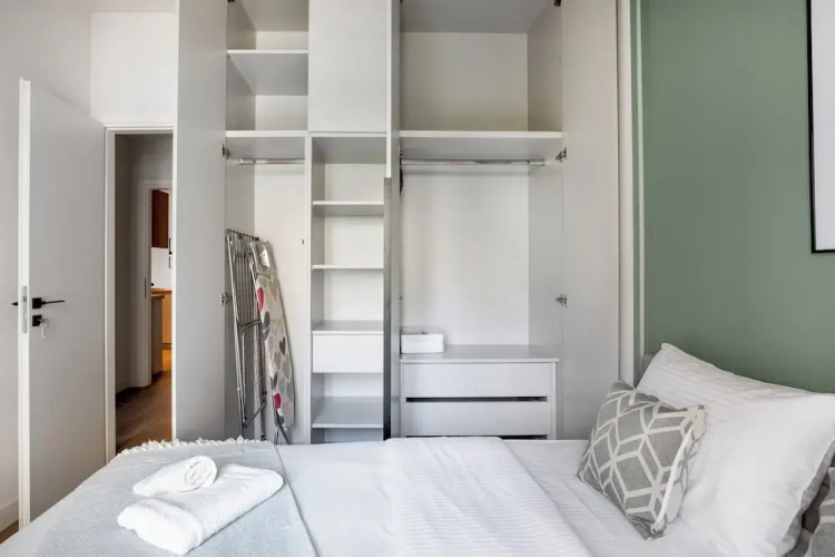 Bask - Chic 2 Bedroom Apt in Athens
