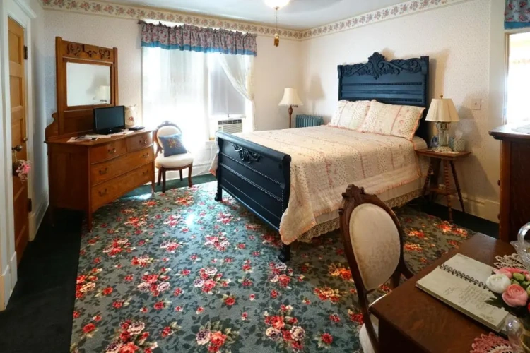 Suite with garden view