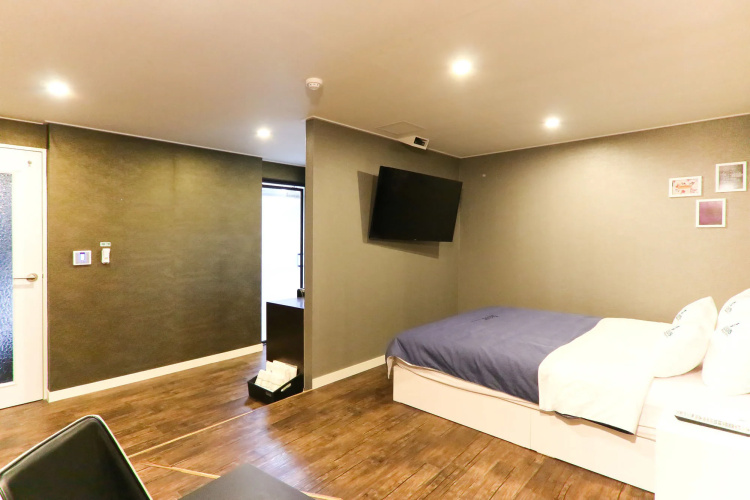 Louis Hotel