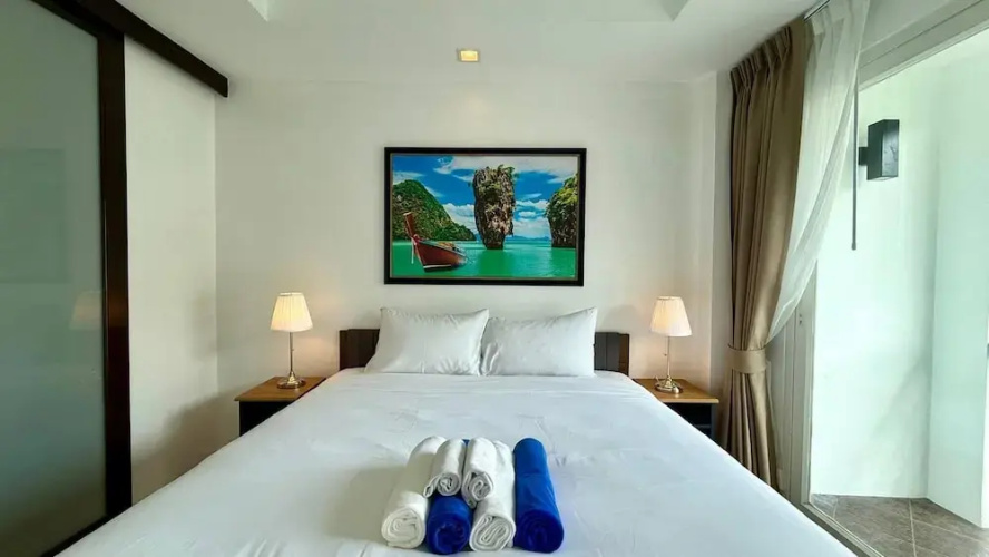 6-20 - 2 Bdr Condo With Balcony and Shared Pool