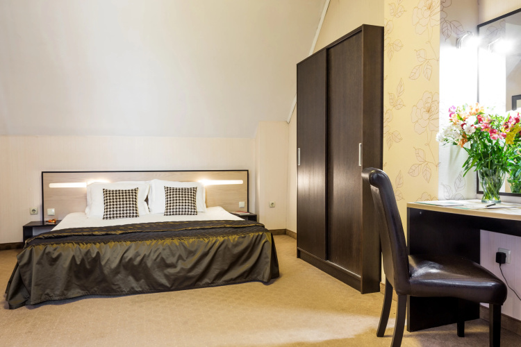 City Avenue Hotel
