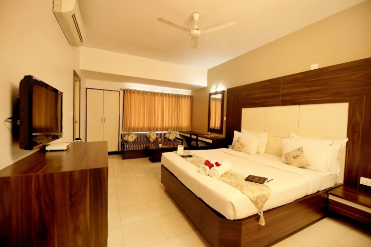 Hotel Ashish Palace