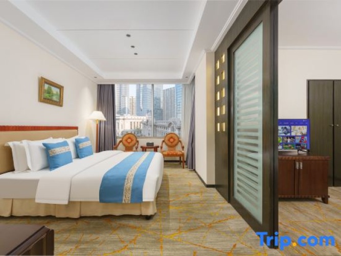 Deluxe Family Suite