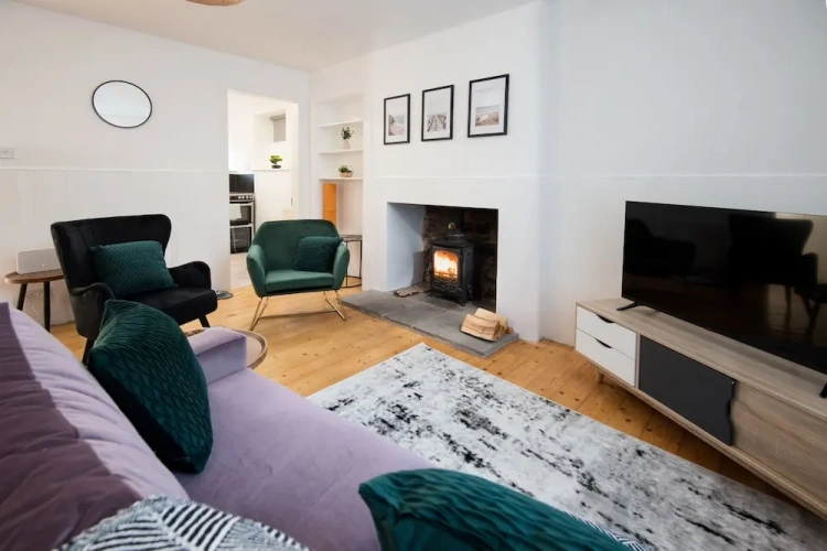 2 Bedrooms Cottage