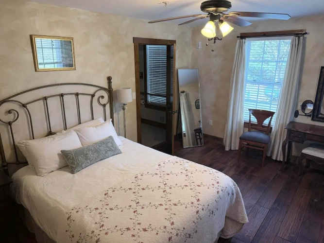 Standard Double room with courtyard view