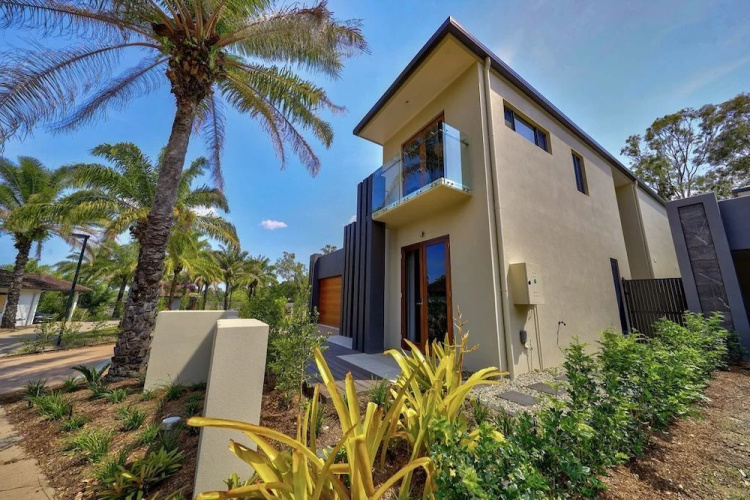 Esprit 11a Palm Cove