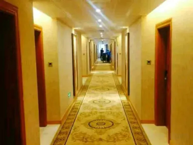 Vienna Hotel (Yizhang)