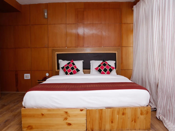 OYO 13759 Hotel Galwan Palace