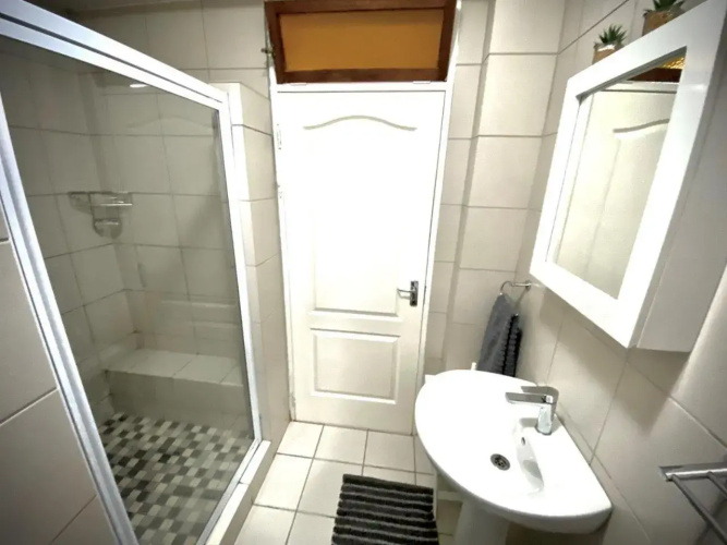 Laboria 102 & 103 (Adults Only)