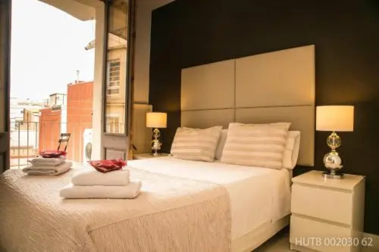 Centric 2Bed Apt with a private lovely terrace
