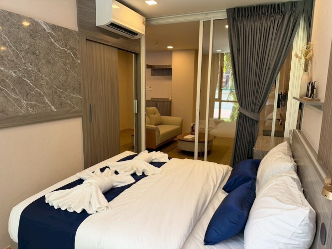 Family Suite with balcony and with city view