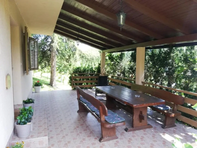 2 Bedrooms Cottage