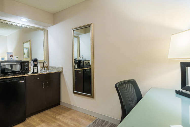 Holiday Inn Express & Suites Kendall East - Miami photo 31