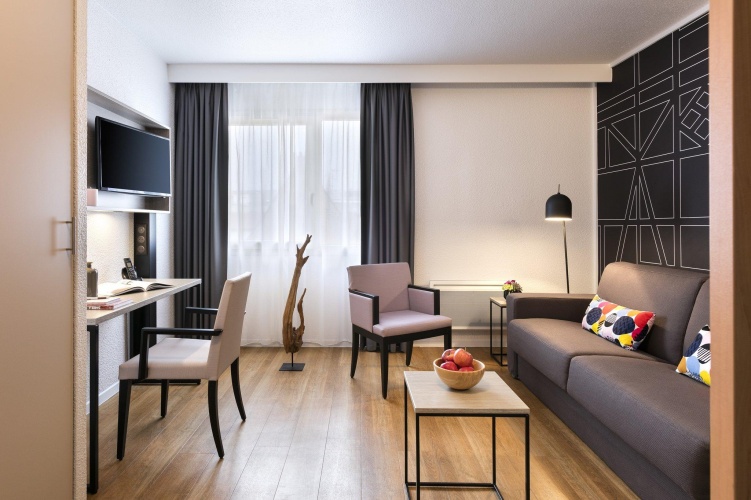 1 Bedroom Apartment
