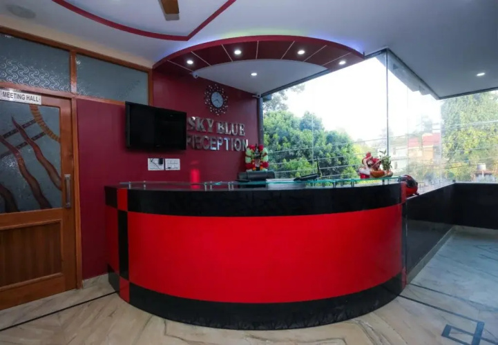 Hotel Sky Blue By OYO Rooms