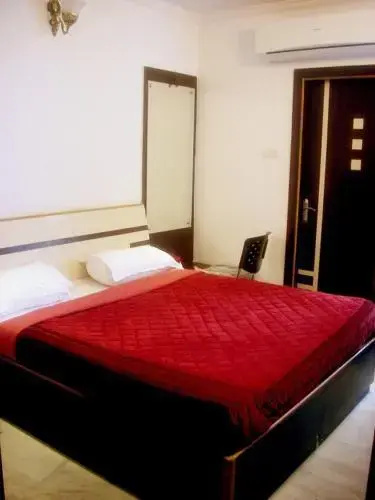 Hotel Ronak Plaza