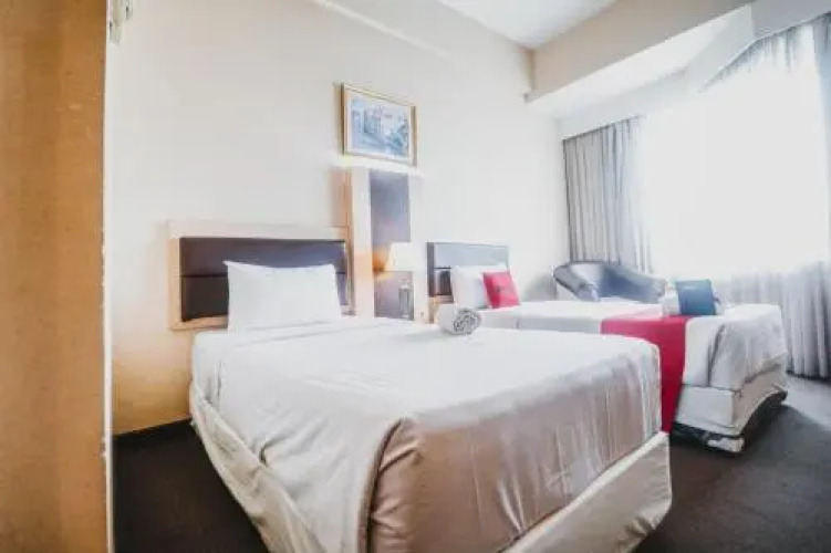 RedDoorz Premium @ Losari AreaOver view