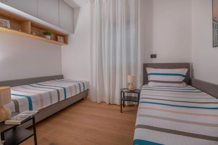 LUX 3 Bedroom Suite with FREE Private Parking