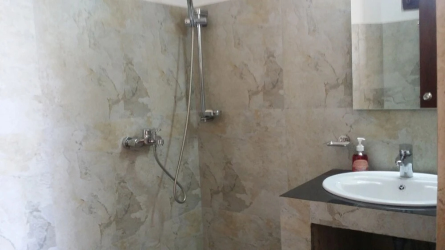 Airport Beach Villa