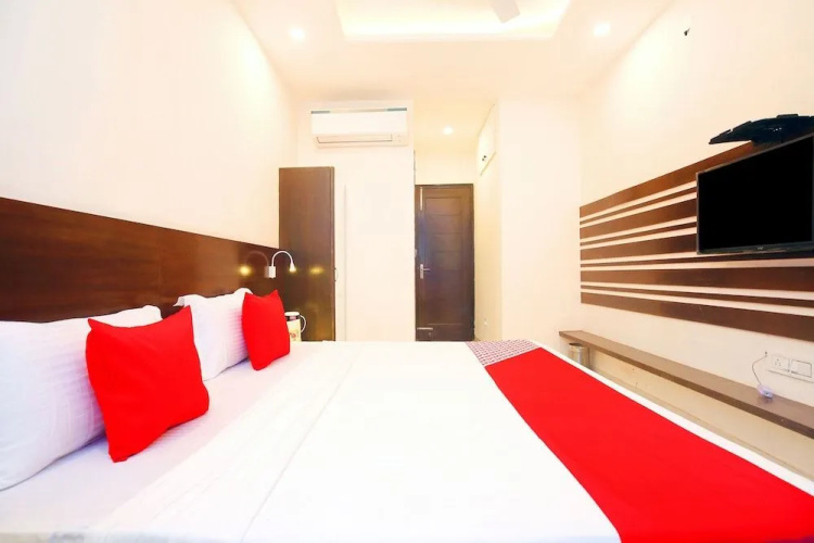 Collection O 45544 Hotel Legacy