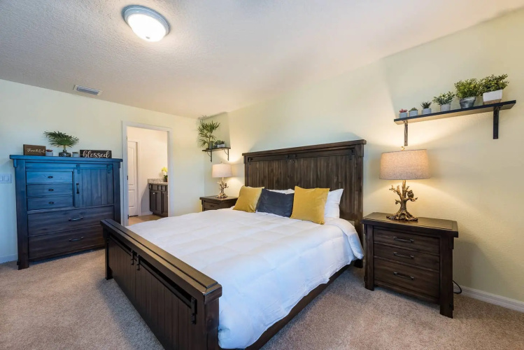 Comfortable home at Solterra with private pool near Disney