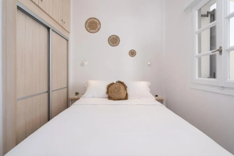 Red Beach Harmony suites Modestos