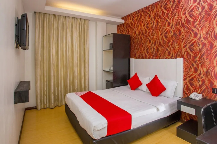 OYO 44037 King Park Hotel