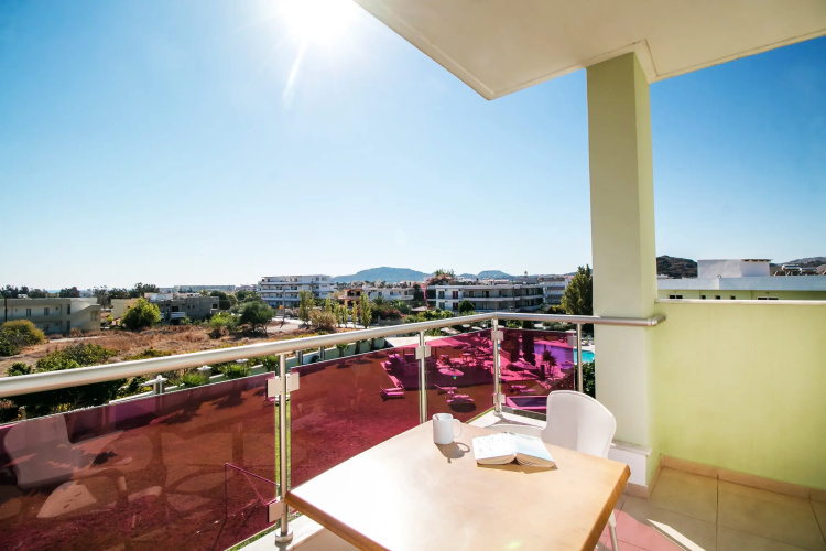 Stamos Plus Hotel