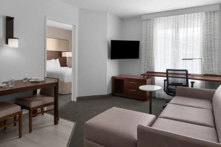1 Bedroom Suite