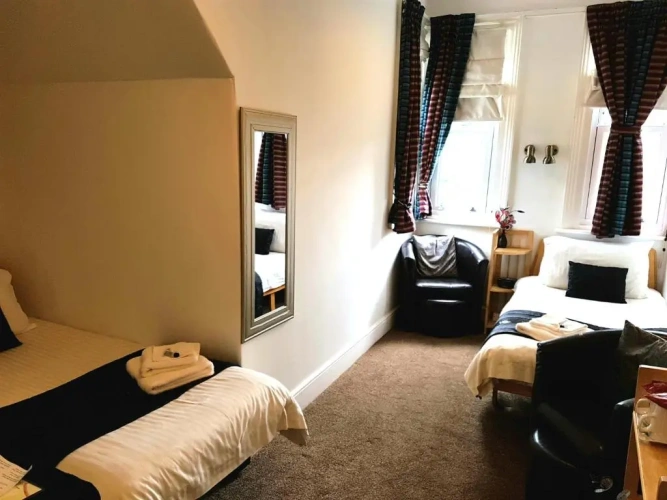 Standard Twin room with garden view