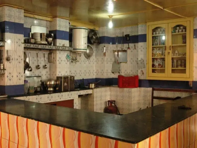 Aar Kay Hotel