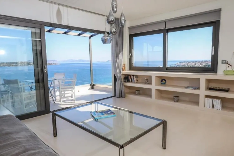 2 Bedrooms Villa