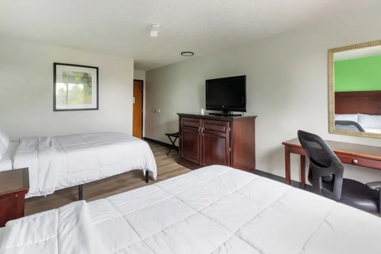 Super 8 Motel - Lansing