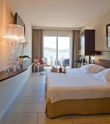 Luxury Double room with balcony and with sea view