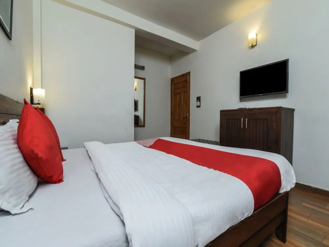 OYO 13410 Hotel Sunflower