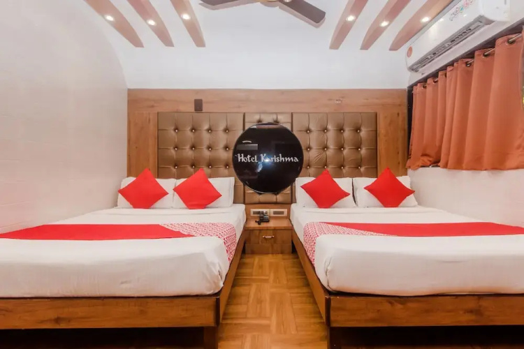 OYO 22055 Dadar Residency