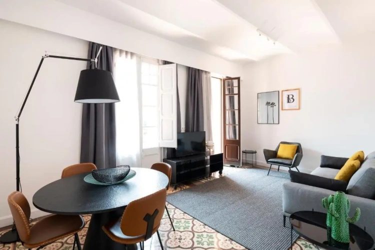 2 Bedrooms Apartment