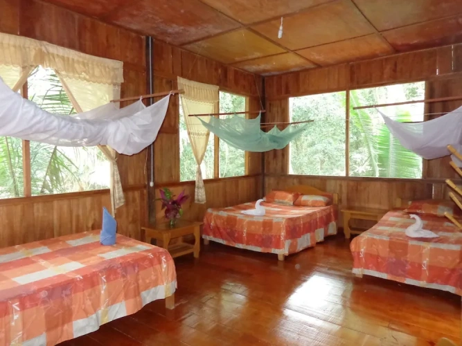 Standard Triple room
