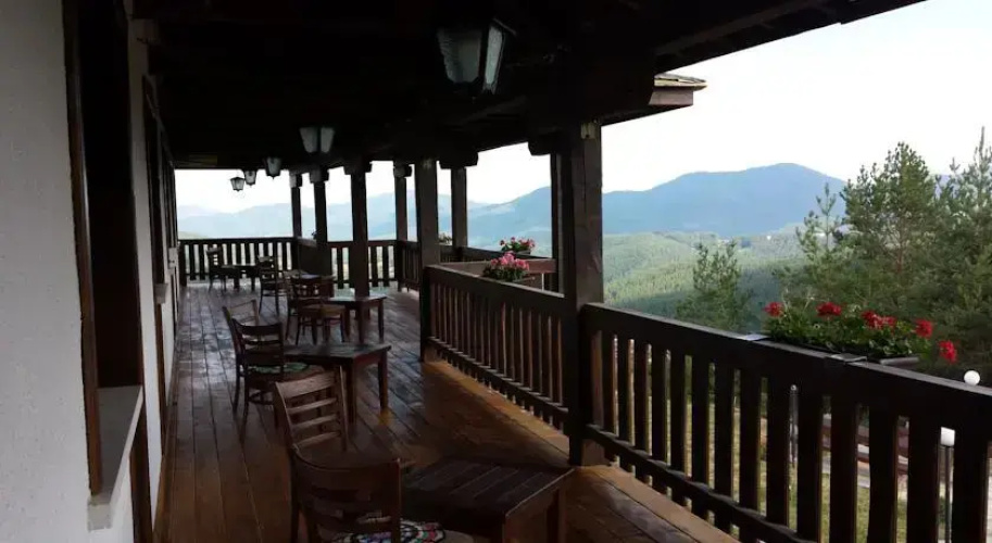 Hadji Boby Guest Inn