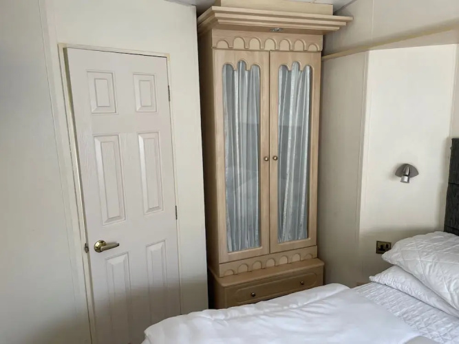 2 Bed Lodge Sleeps 5 - Pet Friendly, Parking