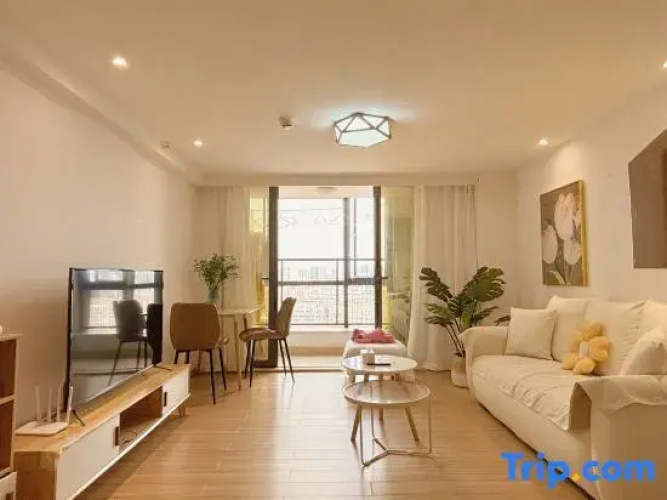 Kunming Miaojiang Apartment (Hailun Center)