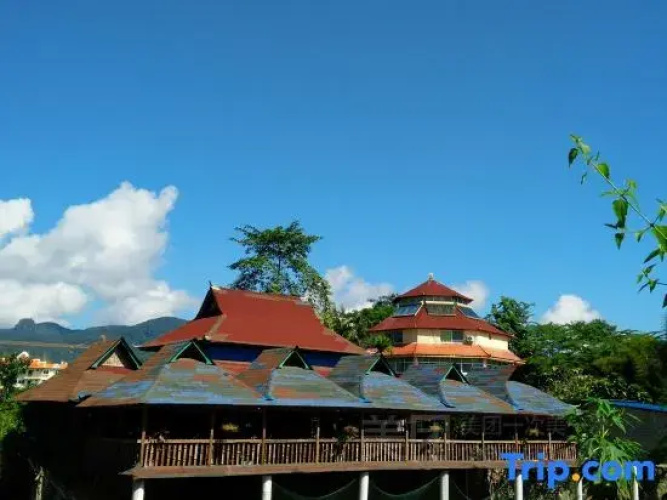 Mengla Bajiaolou Inn
