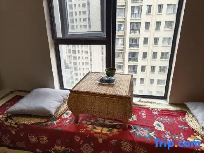 Shichun Huayu Apartment