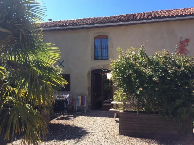 3 Bedrooms Quadruple Cottage