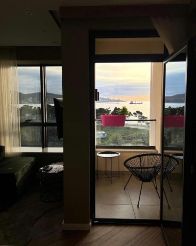 Apartment with sea view