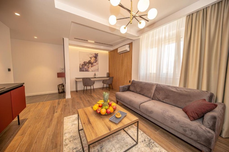 Deluxe Apartment