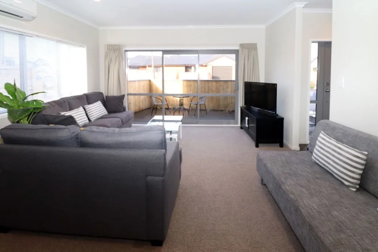 3 Brm Apartment on Jones Crescent