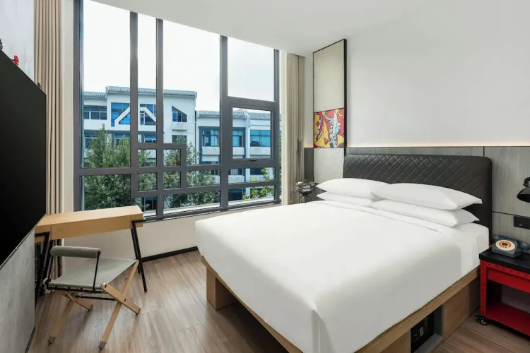 Moxy Suzhou City Centre