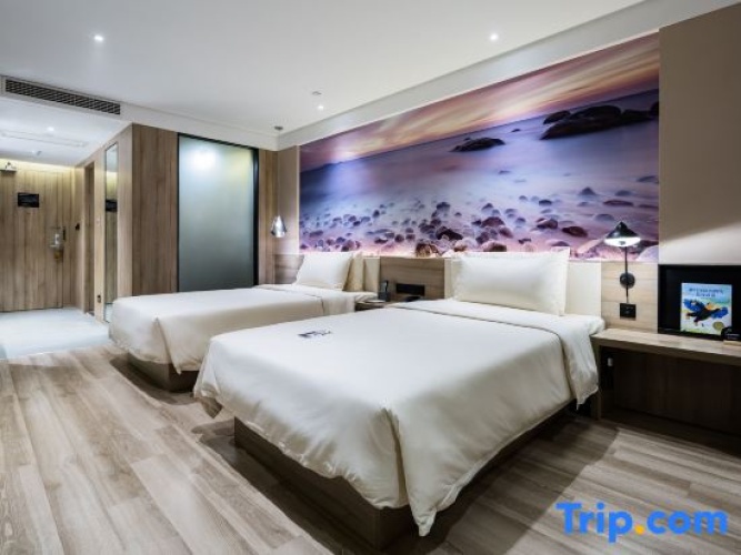 Executive Twin Family room